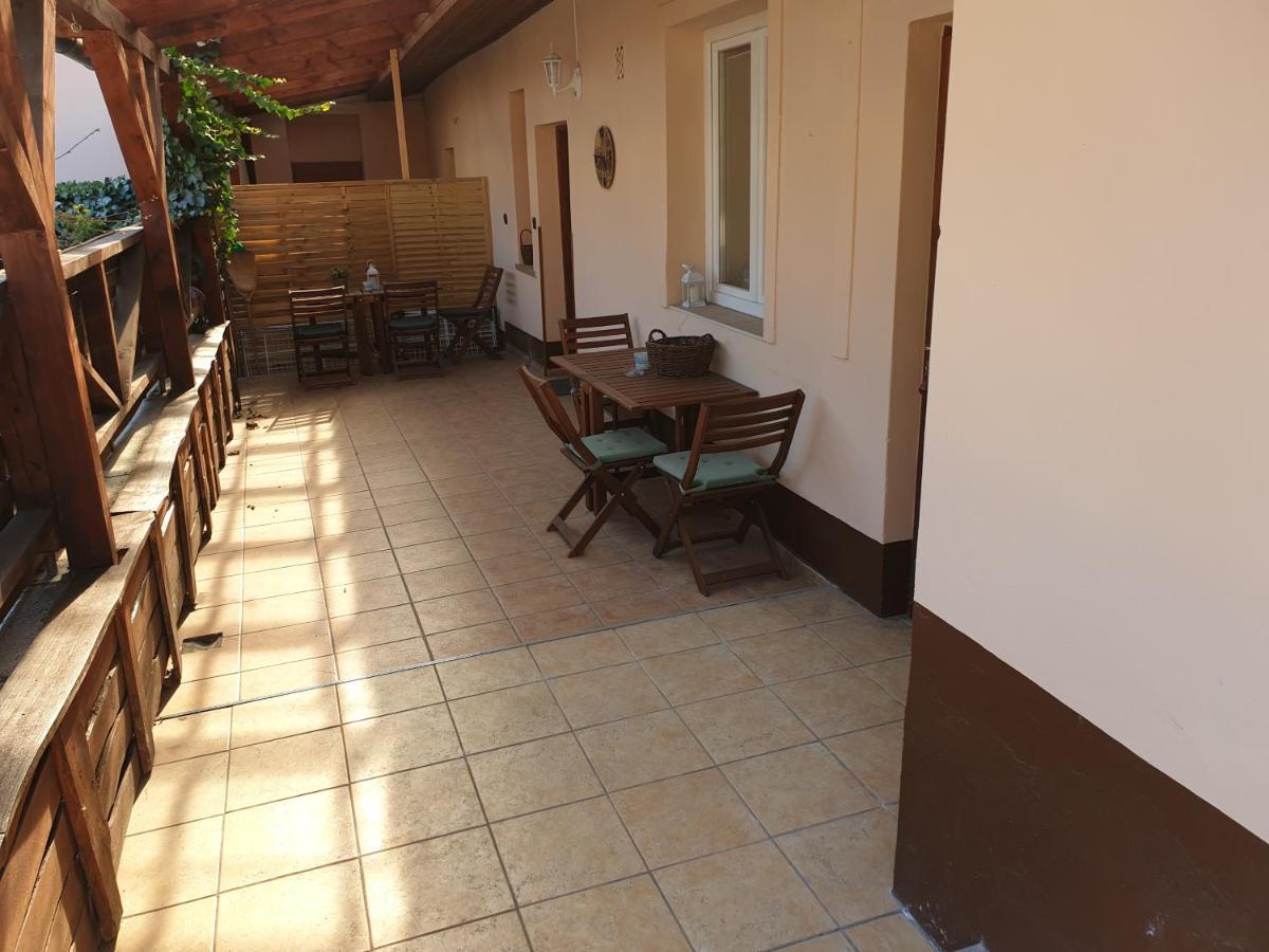 Fonix Panzio Hotel Eger Exterior photo